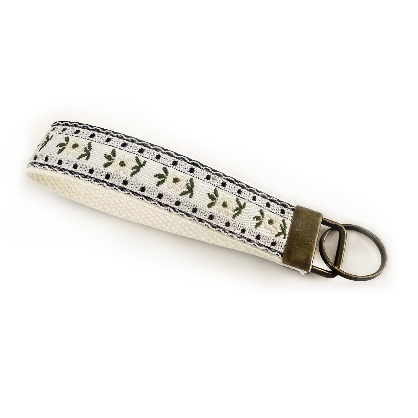 QIUDU floral keychain boho style accessory detail